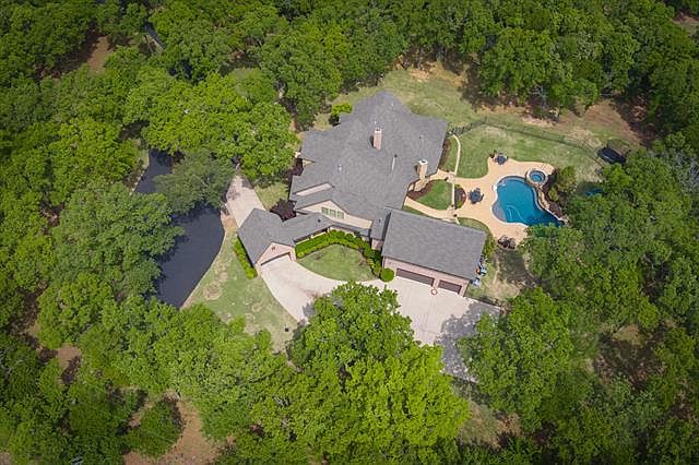 1st image of 1004 Thornridge Ct
