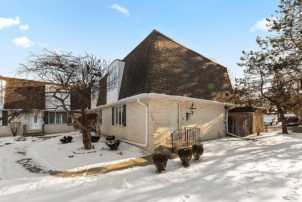 1433 Elm Ct photo 1