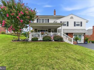 320 Columbia Pl, Broomall, PA 19008