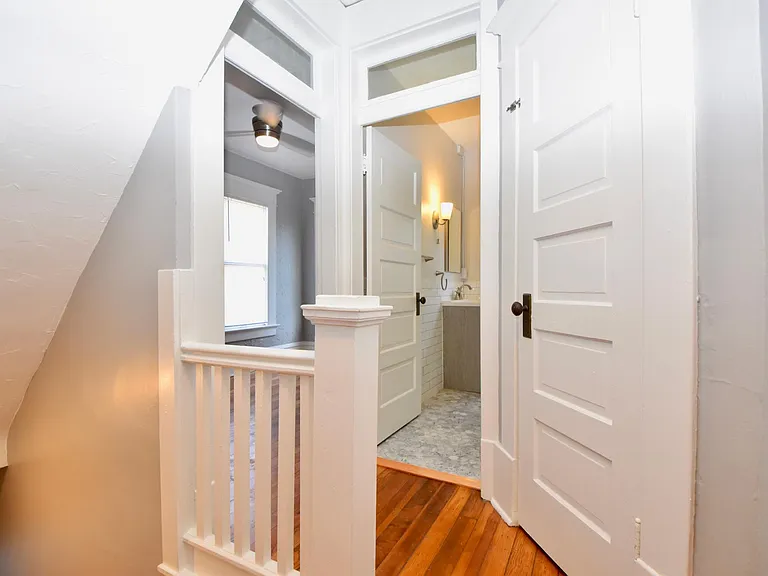532 Elsmere St — Photo 15