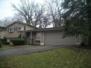 213 S Cedarcrest Dr, Schaumburg, IL 60193