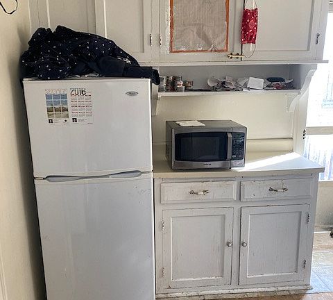 4th image of 918 Green Bay Rd APT 2F
