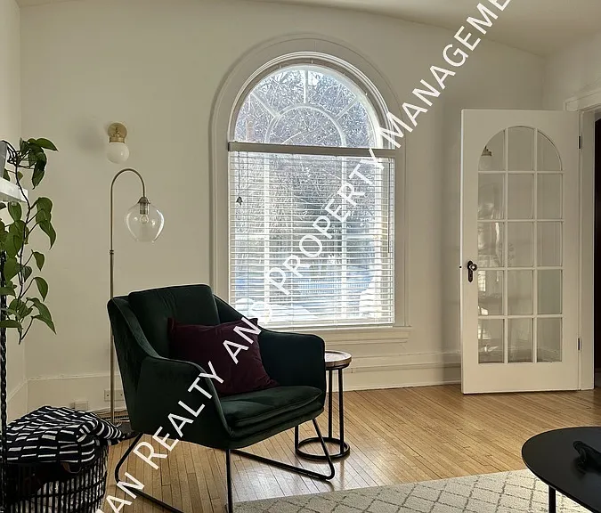 3337 Angus St — Photo 7