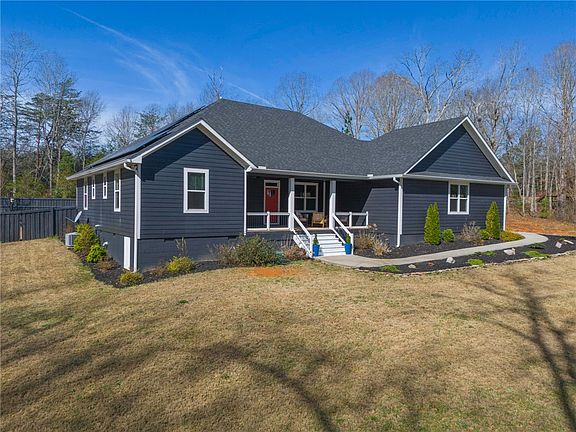 4th image of 145 Jenkins Way