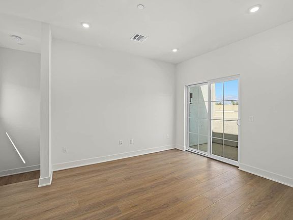 5th image of 834 N Fair Oaks Ave Unit 106