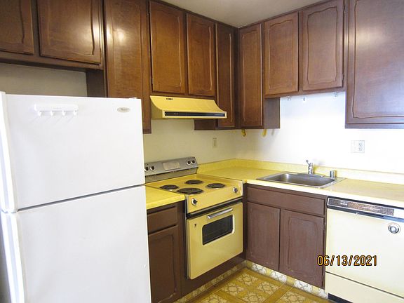 4th image of 690 33rd Ave