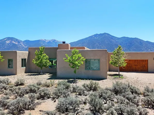 177 Upper Las Colonias Road, El Prado, NM 87529-0000