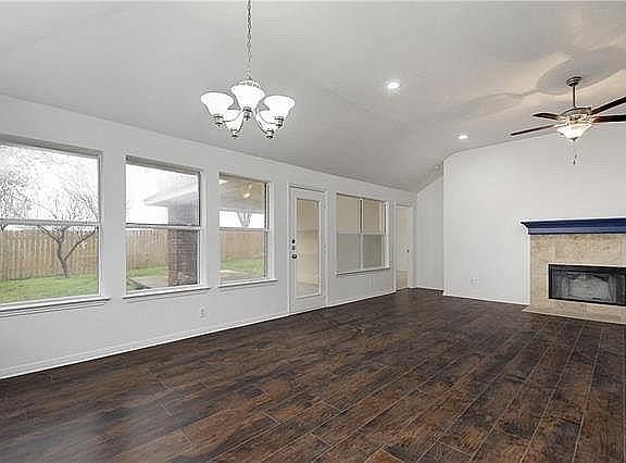 4th image of 3006 Hill St