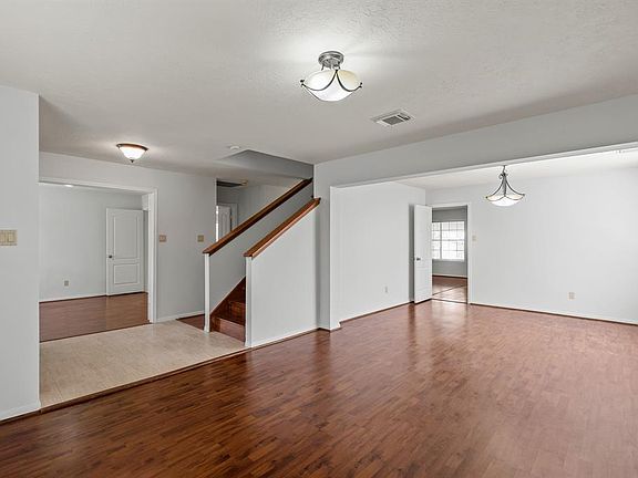 5th image of 3322 Sturbridge Lane