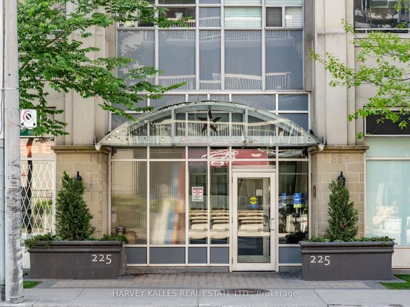 225 Wellesley St E Unit 313, Toronto, ON M4X 1X8