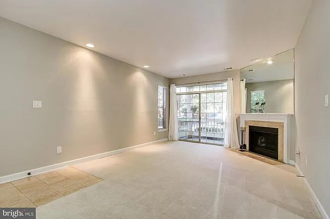 2 bed, 969 sqft, $2,650 — Photo 3