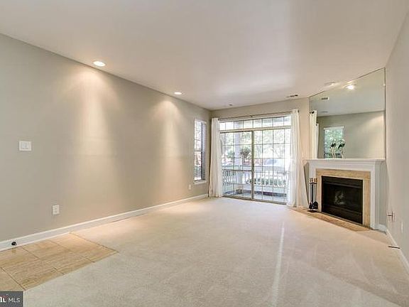 3rd image of 5920 Barbados Pl APT 103