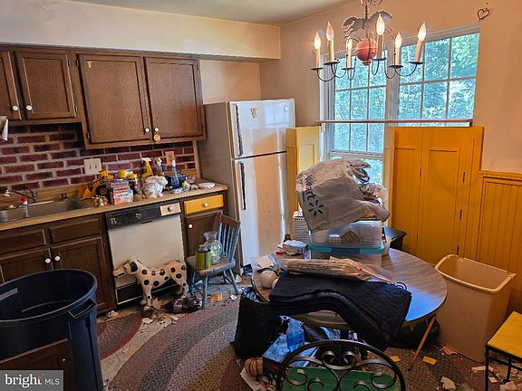 5th image of 7688 Sheffield Village Ln