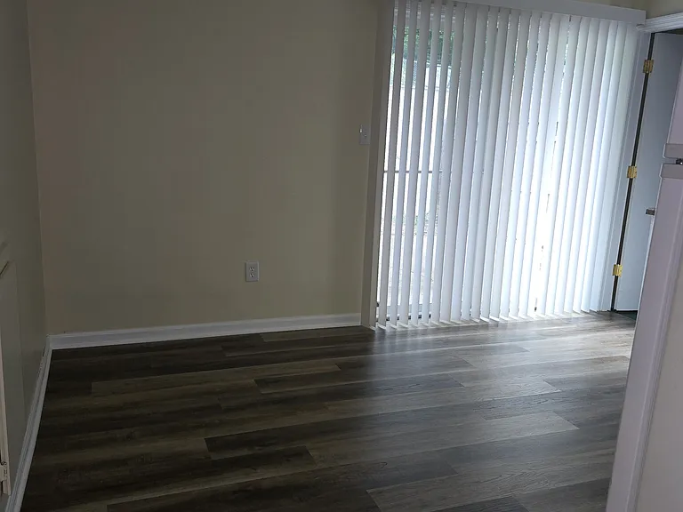 1715 Stanford Dr — Photo 4