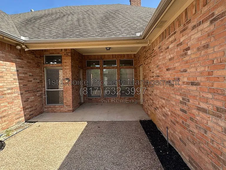 6376 Newport Ct — Photo 48