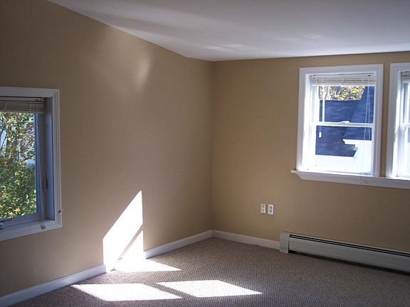 5th image of 259 Essex St