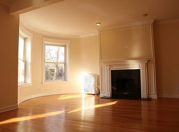 2nd image of 2859 N Burling St #2C