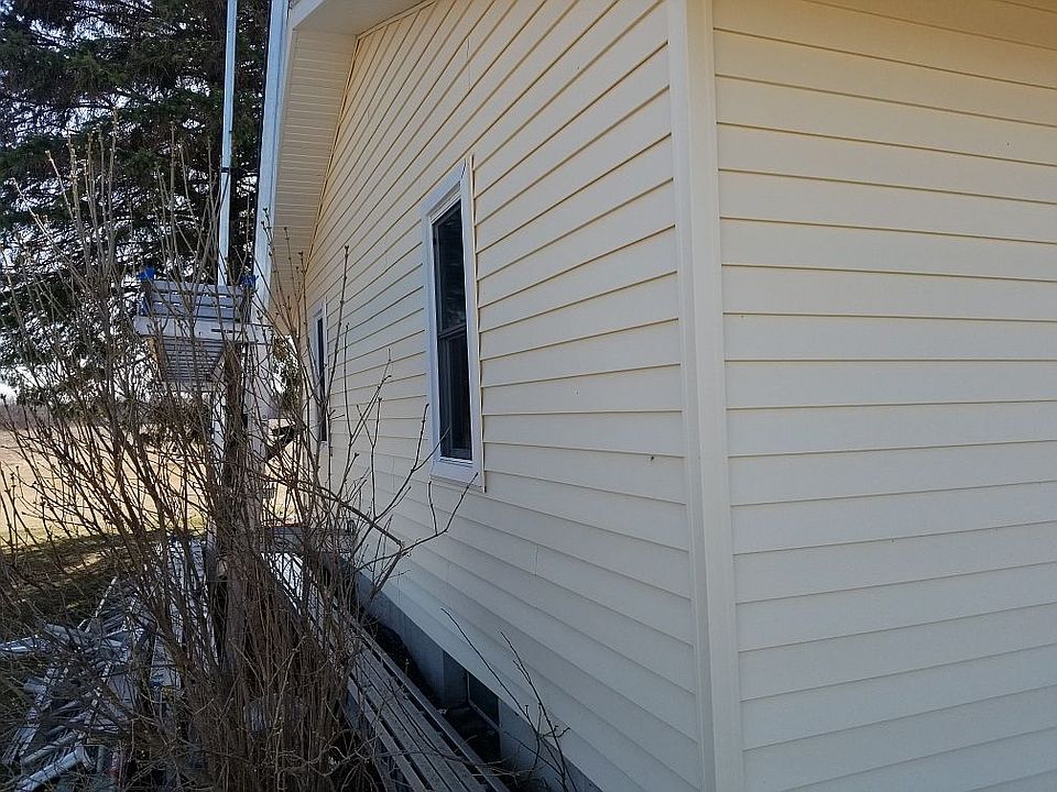 2nd image of 8154 Lake Rd