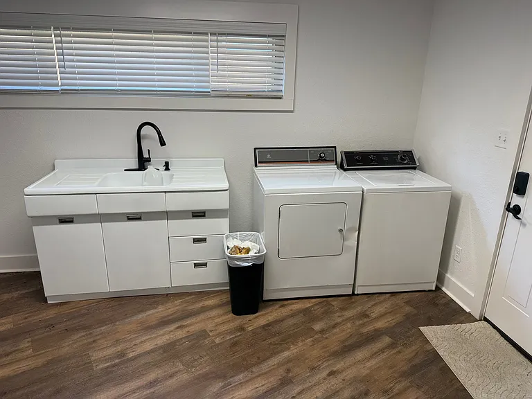 623 Dyer Cir — Photo 10