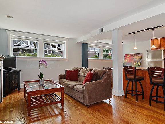 5th image of 3353 N Clifton Ave APT 3