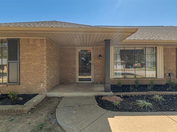4th image of 10028 Henderson Dr