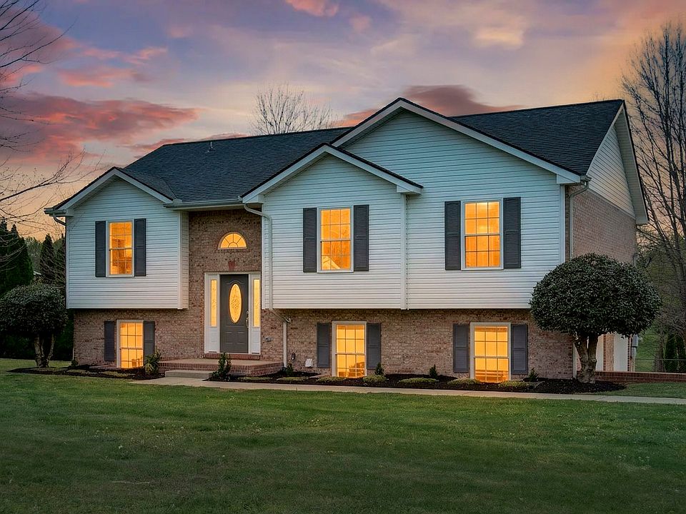 1st image of 1300 Bluebonnet Dr