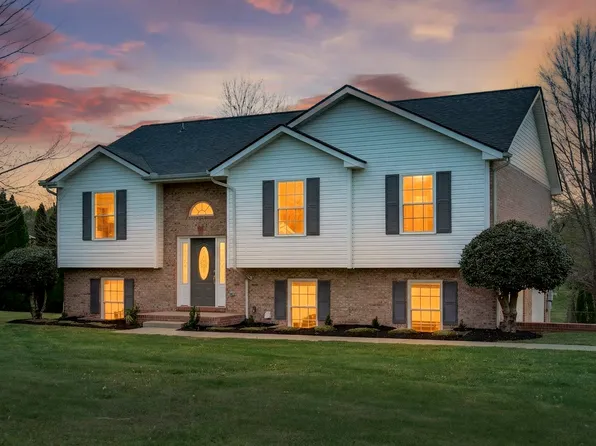 1300 Bluebonnet Dr, Clarksville, TN 37042