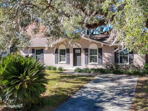 910 Cedar Dr, Brooksville, FL 34601