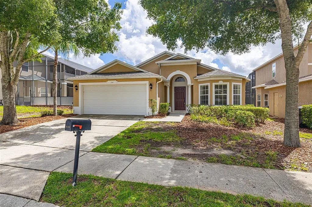 4 bed, 3.0 bath, 1844 sqft, $2,400 — Photo 1