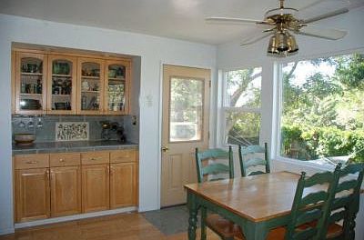 Kitchen eating area