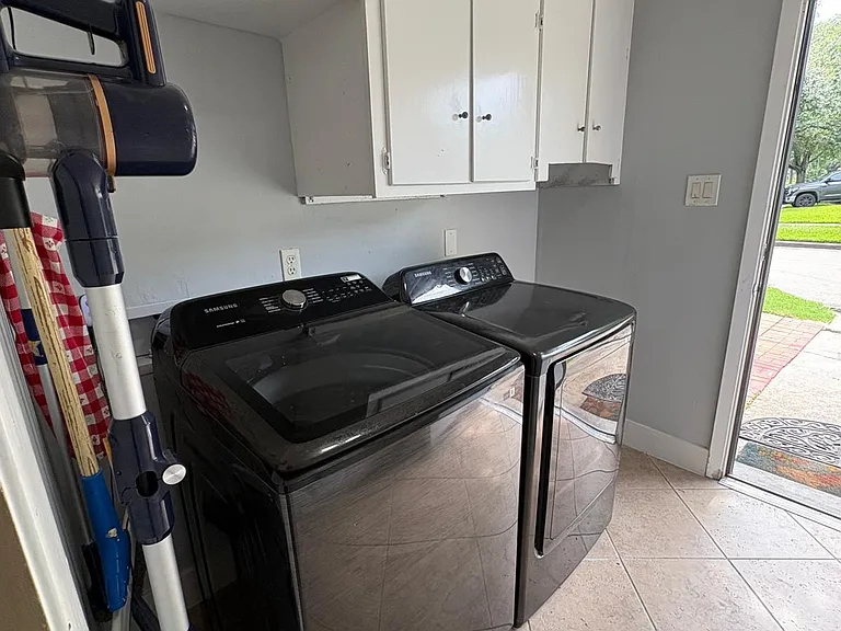 5539 Grape St — Photo 18