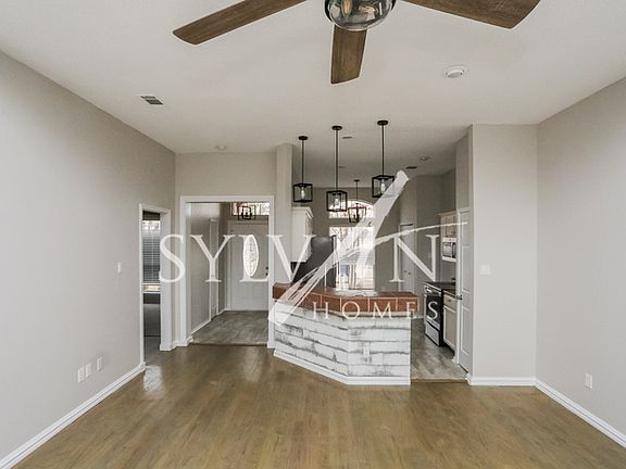 2nd image of 213 Overbrook Ct