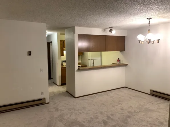 3233 NE 12th St APT 205, Renton, WA 98056