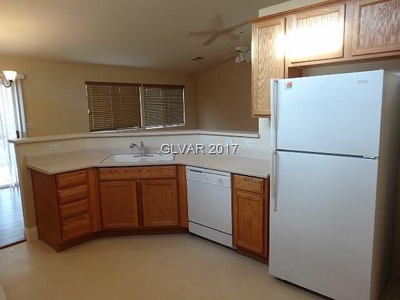 4th image of 4158 W El Campo Grande Ave #0