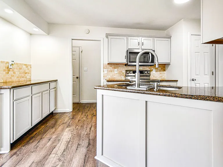 3378 Poplar Hl — Photo 9