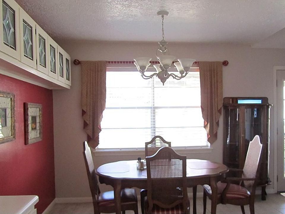 2nd image of 1410 Oakengates Dr