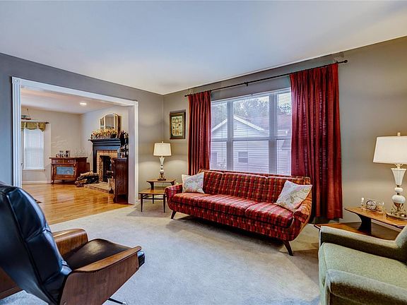 2nd image of 1207 Riverwood Place Dr