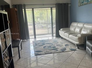 Hampton Court Condo, Hollywood, FL 33023