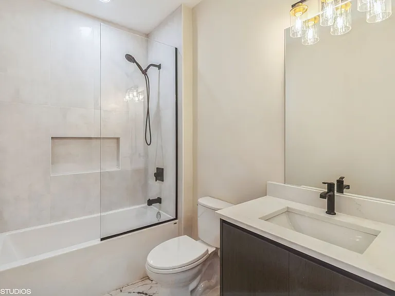 3043 W Irving Park Rd #306 — Photo 14