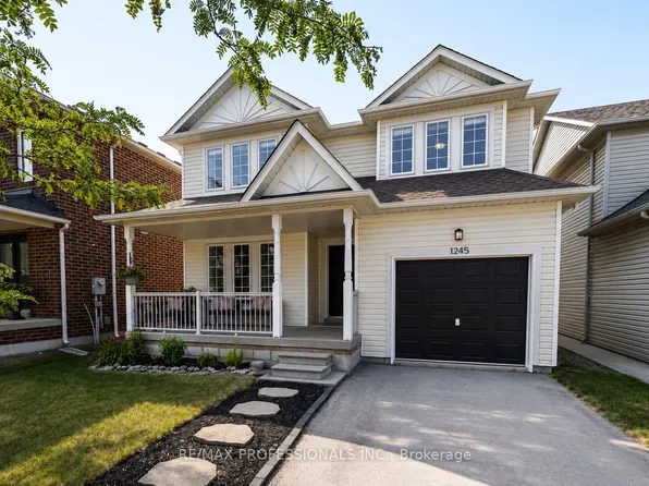 1245 Newell St, Milton, ON L9T 6C2