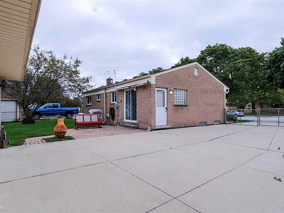 4th image of 2903 Earl Dr