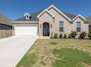 3402 E Greystone Dr, Springdale, AR 72764