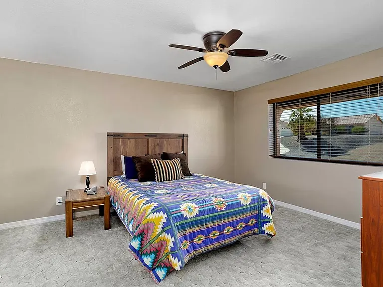 2557 Sunkentree Dr — Photo 16