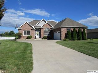 1435 Cadbury Rdg, Quincy, IL 62305