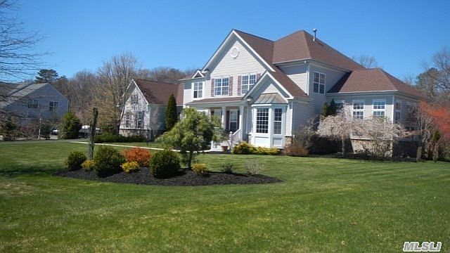 1st image of 4 Brookline Ct