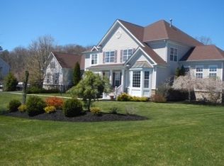 4 Brookline Ct, Wading River, NY 11792