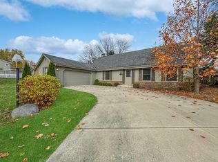 3665 S Wilbur Ct, New Berlin, WI 53151