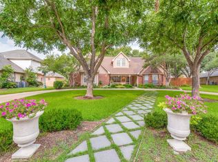 907 Greenway Cir, Duncanville, TX 75137