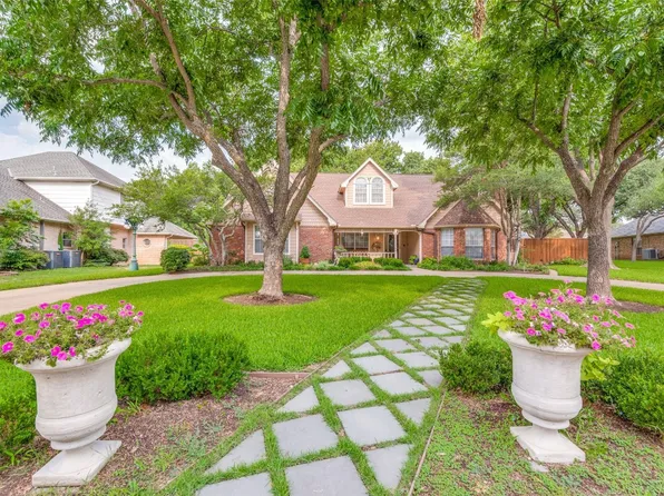907 Greenway Cir, Duncanville, TX 75137
