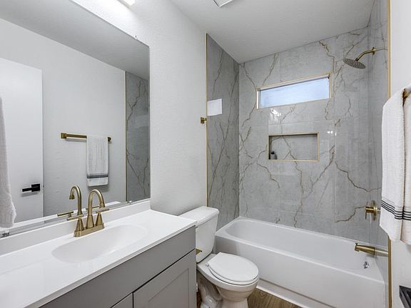 3rd image of 1845 River Crossing Cir APT A